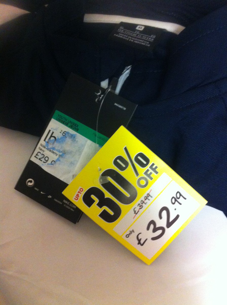 LAFBite's tweet photo. @SportsDirect_CS Not very happy about this sale at all...Price before, Price after  30% off, then the price underneath on the actual item!! https://t.co/D0Y8ZSQ1Wr