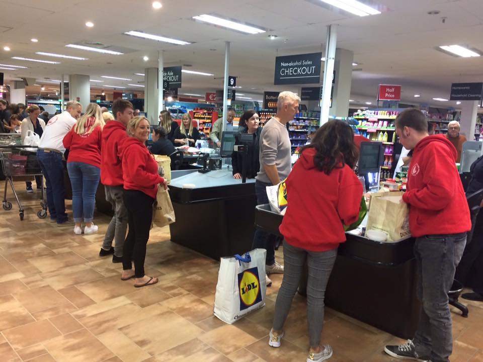 DublinAllStars's tweet photo. Busy bees in Dunnes Stores this evening 🐝 pop down to @donaghmede_sc if you want your bags packed by the pros #dasmb #bagpacking #marching https://t.co/KGNm25w5sp