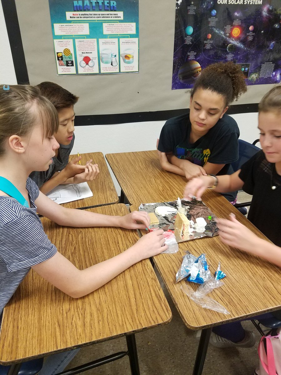 LaurieJackson34's tweet photo. #ctmswolfway Making models in science! Live the collaborating. https://t.co/19wK7oz2w8