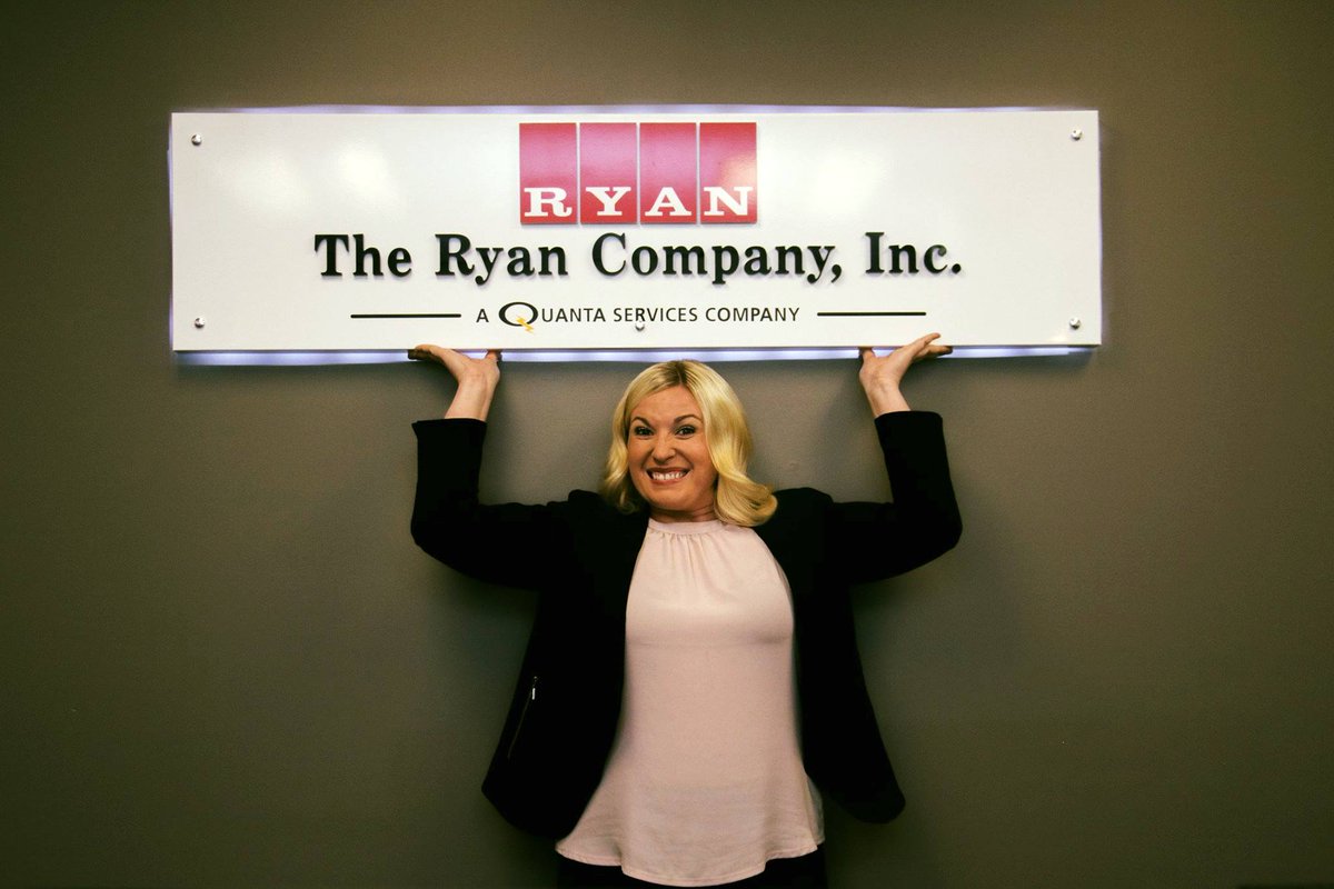 TheRyanCoInc's tweet photo. Happy Throwback Thursday! From the CO office picture day :) https://t.co/kV4Yd5Eceg