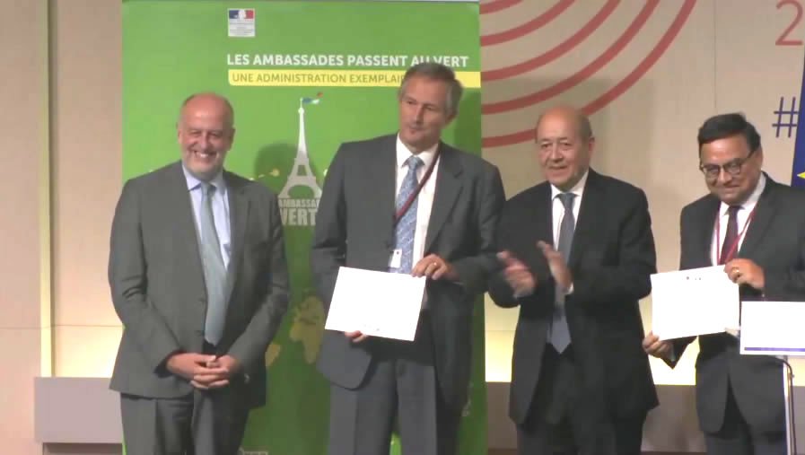franceaubresil's tweet photo. A Embaixada da França no Brasil ganhou o 2º lugar no Concurso #EmbaixadaVerde promovido pelo MEAE @francediplo; Parabéns! #SemaineAmbass https://t.co/UzB1DYSabv