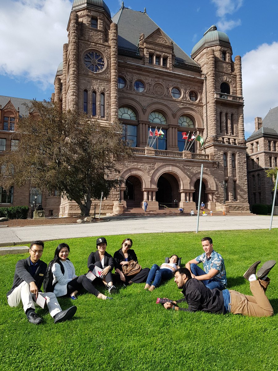 AhmadVoV's tweet photo. #Team4 #RotmanGBC #HEREWEGO #6patrol @ROTMANGBC #SitinQueen protesting in silent fashion https://t.co/kjSL7crmFY