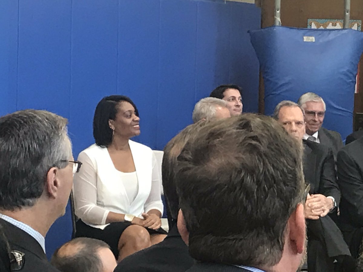 ilforedequity's tweet image. Thank you @LLCoolK_4  and @AndyManar for your commitment to statewide school funding equity and ALL students. #equity  #Fixedtheformula