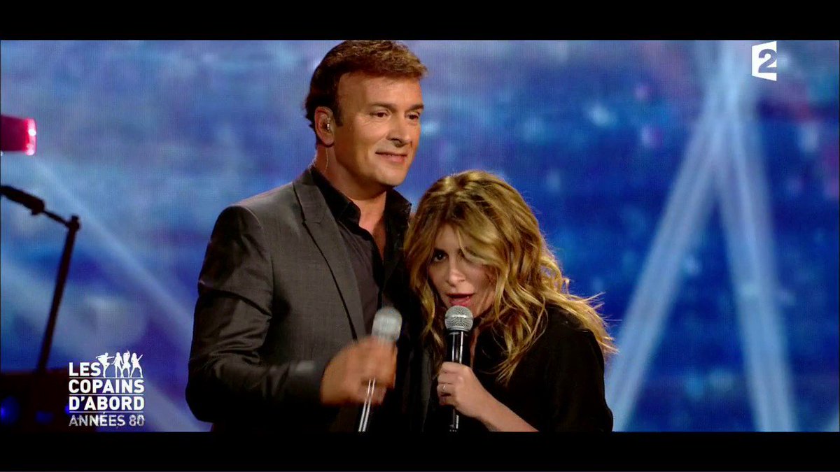 FranceTV's tweet photo. @juliezenattioff et @Carreira_Tony, duo plein plein de tendresse sur une jolie version de #làbas de #jeanjacquesgoldman. #lescopainsdabord https://t.co/mTavoUVPrV