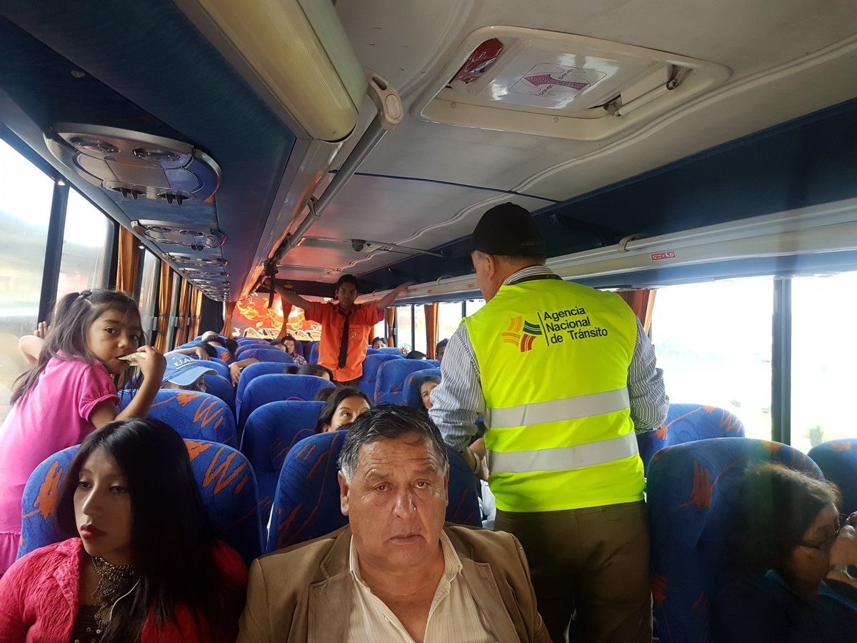 Andres_Salas87's tweet photo. En #SanRafael #Otavalo realizamos operativo #Pionero en conjunto con instituciones de control para precautelar seguridad vial y ciudadana. https://t.co/J3QHAaXNFC