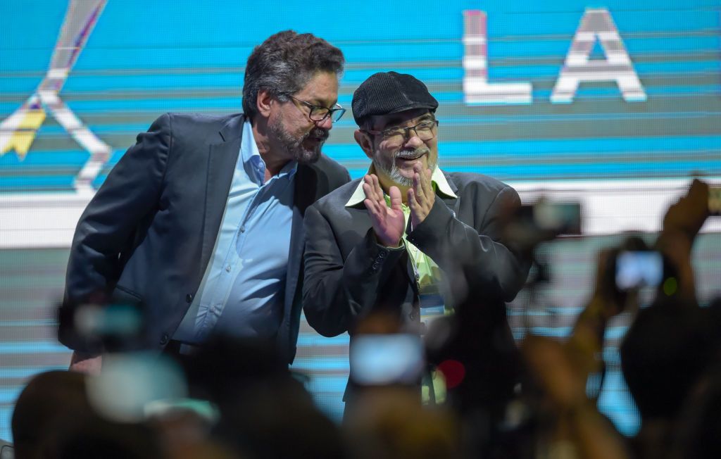 CNNEE's tweet photo. Las FARC tienen más favorabilidad que los partidos políticos colombianos 
https://t.co/X1gEEwqbyv https://t.co/NypvtcbnCR