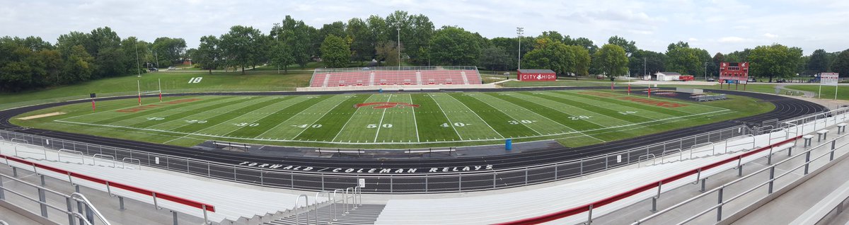 Coach_JWilcox's tweet photo. Bates Field looks GREAT as usual! Ready for our home opener tomorrow! #BatesMagic #LifetimeOfMemories https://t.co/XyvgAN1ZGh