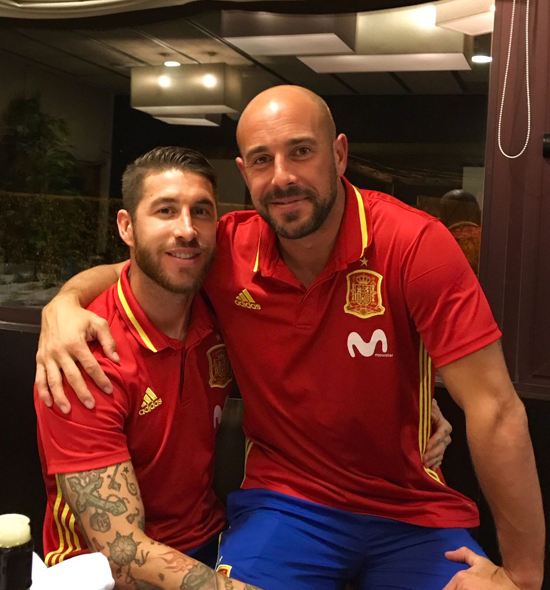 SergioRamos's tweet photo. ¡Ayyy mi Pepito se nos hace mayorrrr! 35 añitos 😱 Eres grande, muy grande @PReina25  Que cumplas muchos más, hermano. Happy birthday! 🎂 https://t.co/AbSHoc30OW