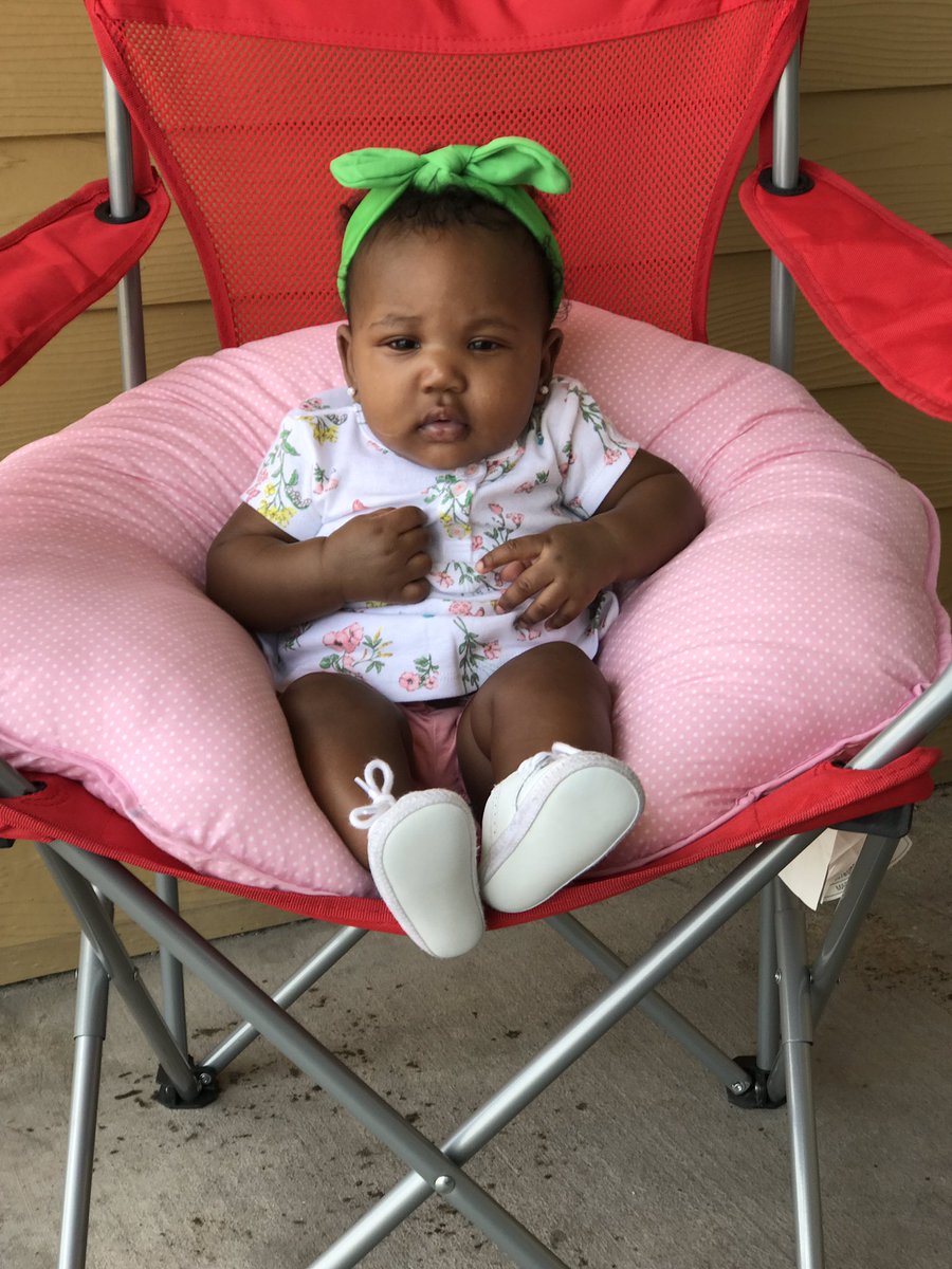 msssssb_'s tweet photo. Just cause green looks good on her #PRETTYGRLπ. https://t.co/xXBNdNafqX