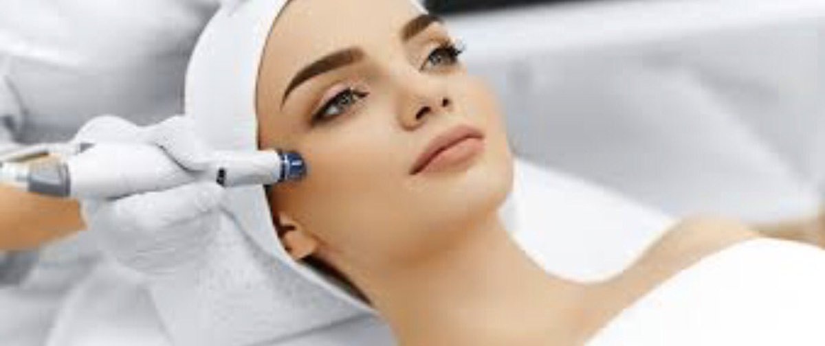 BellevueSpa's tweet photo. Treat yourself to glowing skin and schedule a Microdermabrasion with LED treatment during August for a special $89 (regularly $179)!!! https://t.co/BPnpcPGmZq