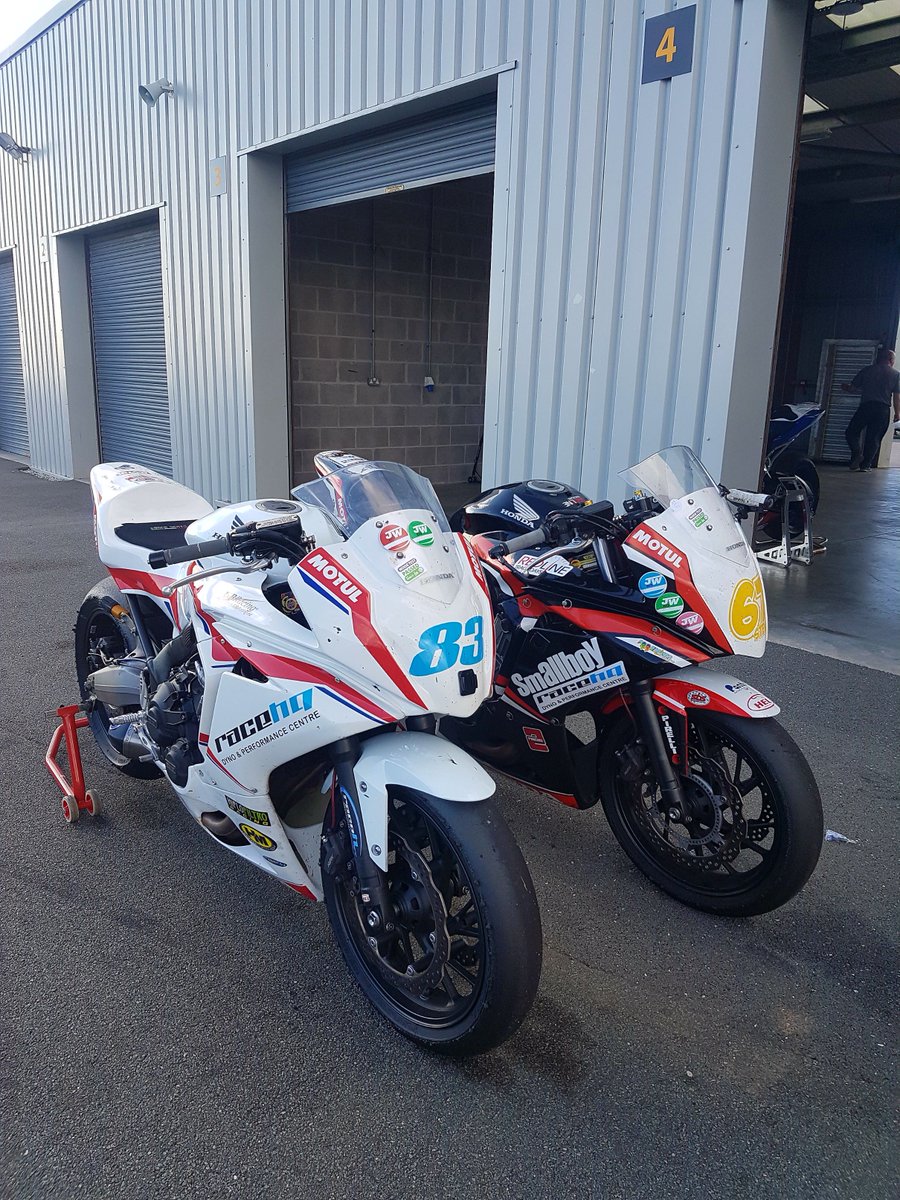 RaceHQLeeds's tweet photo. Mega two days @angleseycircuit @Paul_Drinkie @steve17brogan @Jimwhit69 @coopes47 @christianiddon @danlinfoot @JennyTinmouth https://t.co/vyNBVjudUf