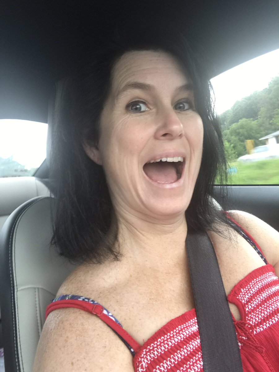 jill_runner's tweet photo. Me in route to Shenandoah half marathon like wahoo! #vacationraces # https://t.co/J7KLv1LO4F