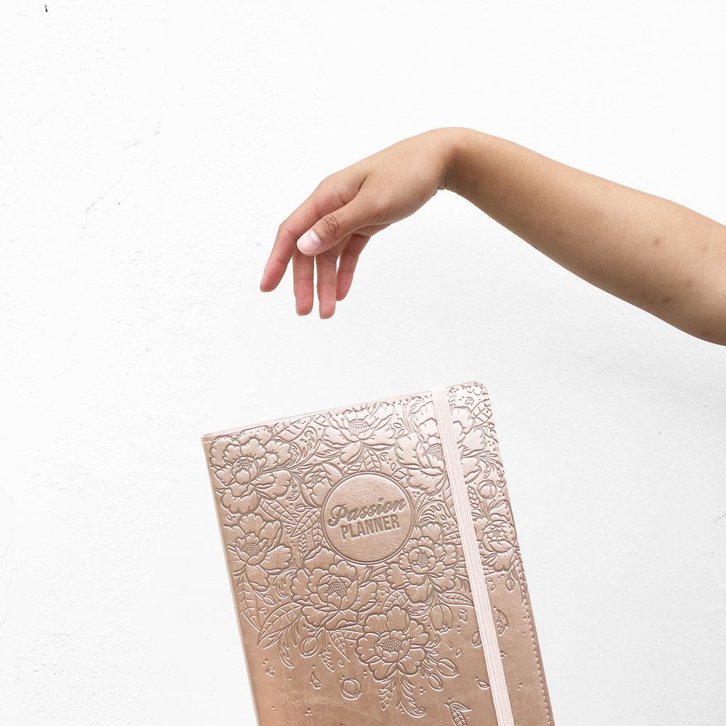 passion_planner's tweet photo. 🎧 Don't drop that...#PassionPlanner 😉

#RoseGold #RoseGOALS https://t.co/dOA66NXX0K
