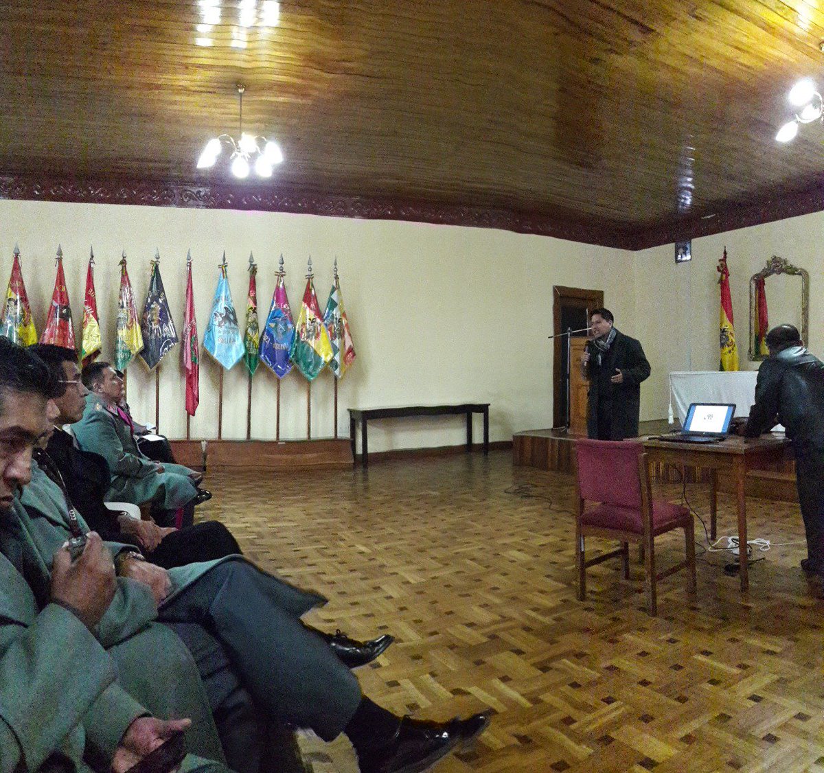 Eaen15's tweet photo. El Vice Ministro de Planificación ofreció a los SS.CC. de la Promoción LX una Conferencia Magistral sobre #Formulación de #PoliticasPublicas https://t.co/tIBfGnCxvH
