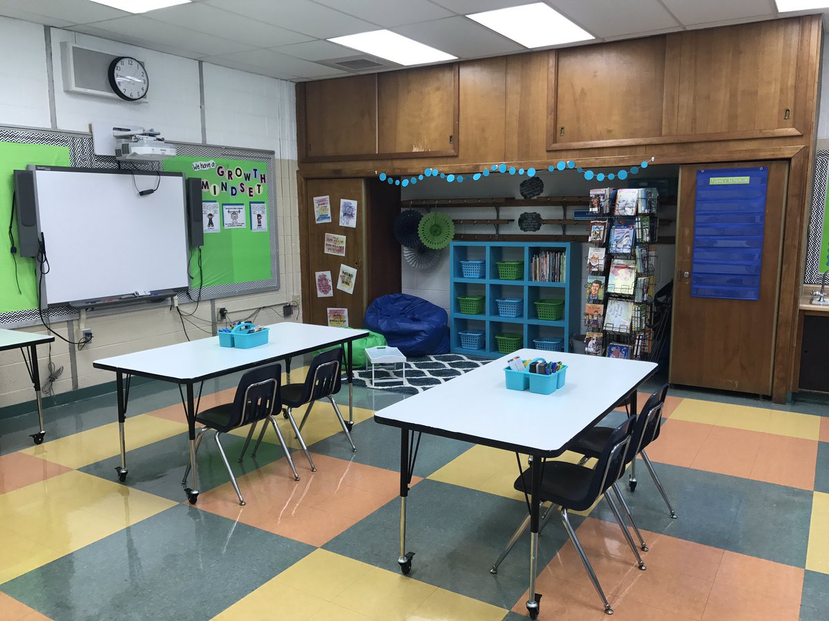 SchoolLawSavvy's tweet photo. So much progress today! Love the rolling tables for student collaboration! #classroomsetup2017 #classroom #shiftthis https://t.co/X0huPHUG0i