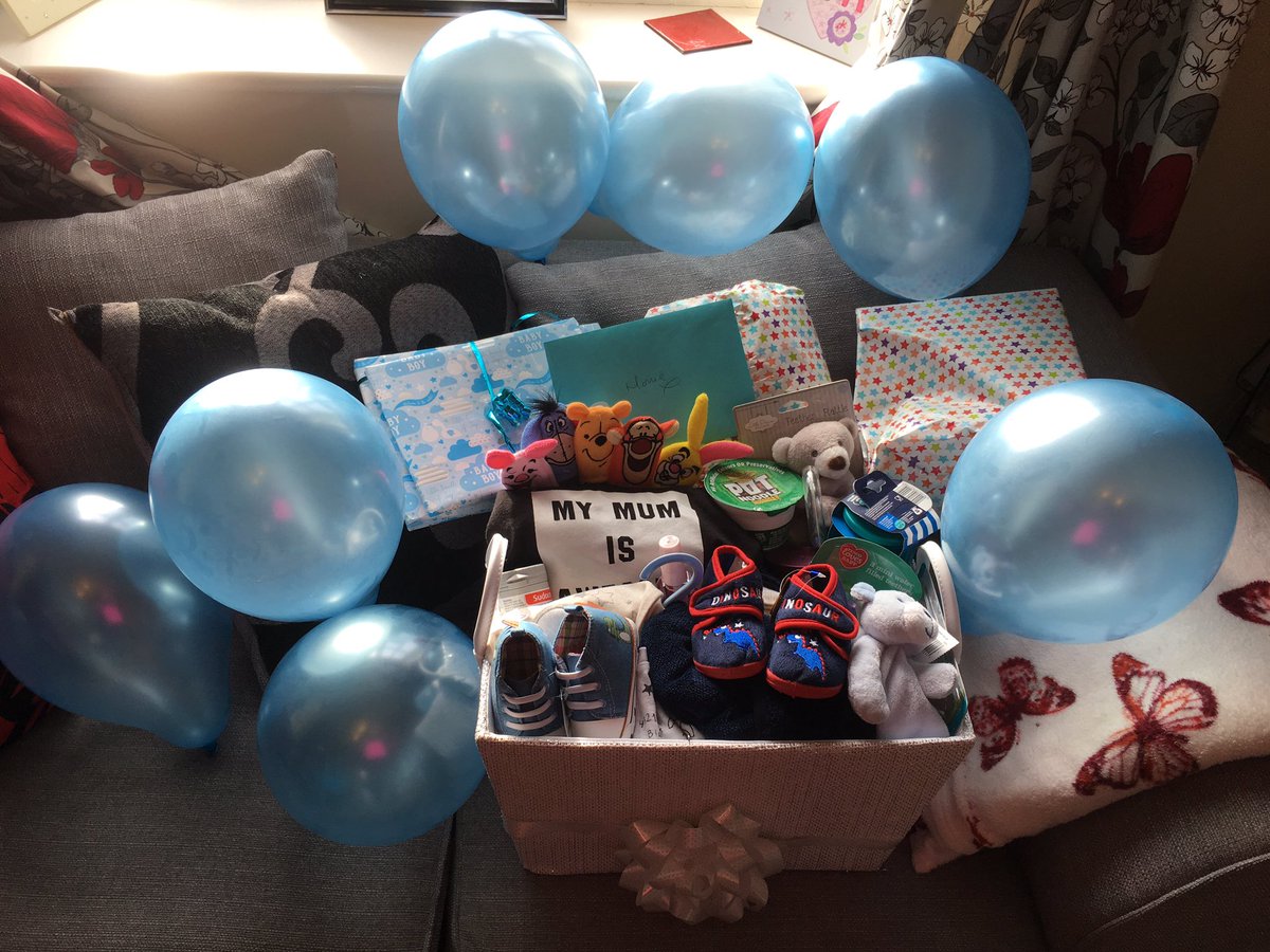 HollieBFlexE's tweet photo. Lovely surprise off my colleagues at  Enterprise as I leave for maternity! Couldn't wish to be part of a better team! #TeamFlexE #TeamDRU https://t.co/amUzDi1Y2r