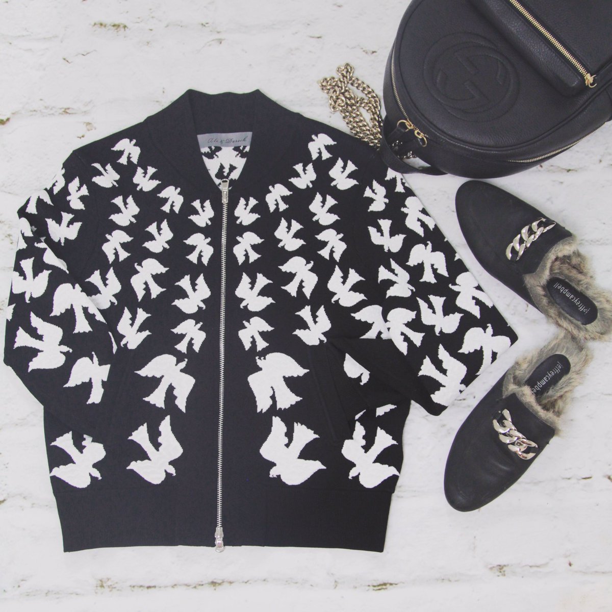 SoodeeBoston's tweet photo. Our favorite pattern of the season now come in a cool Bomber Jacket version! 👌🏽💁🔥 #lit #bomber #swag https://t.co/EYGIYqD3yH