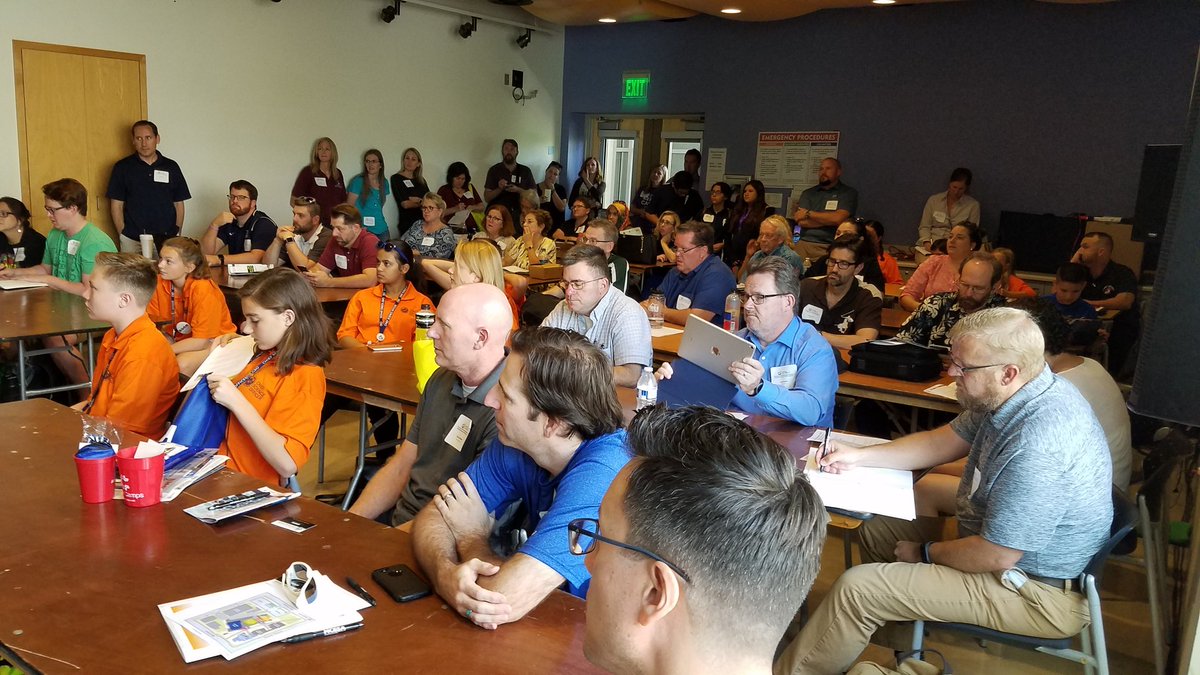 jhmorris's tweet image. CGUHS STEM students presenting Robotics in the Classroom. #cvhsengineering #AZSciTech