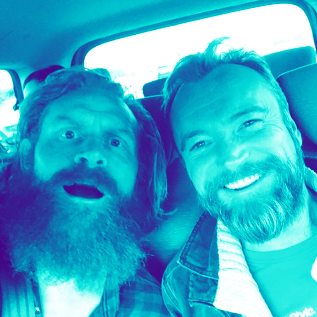 Tormund and Beric making their getaway from the Wall &amp; the Night King's zombie ice dragon. STAY SAFE, GUYS. 🙏 #GameOfThrones