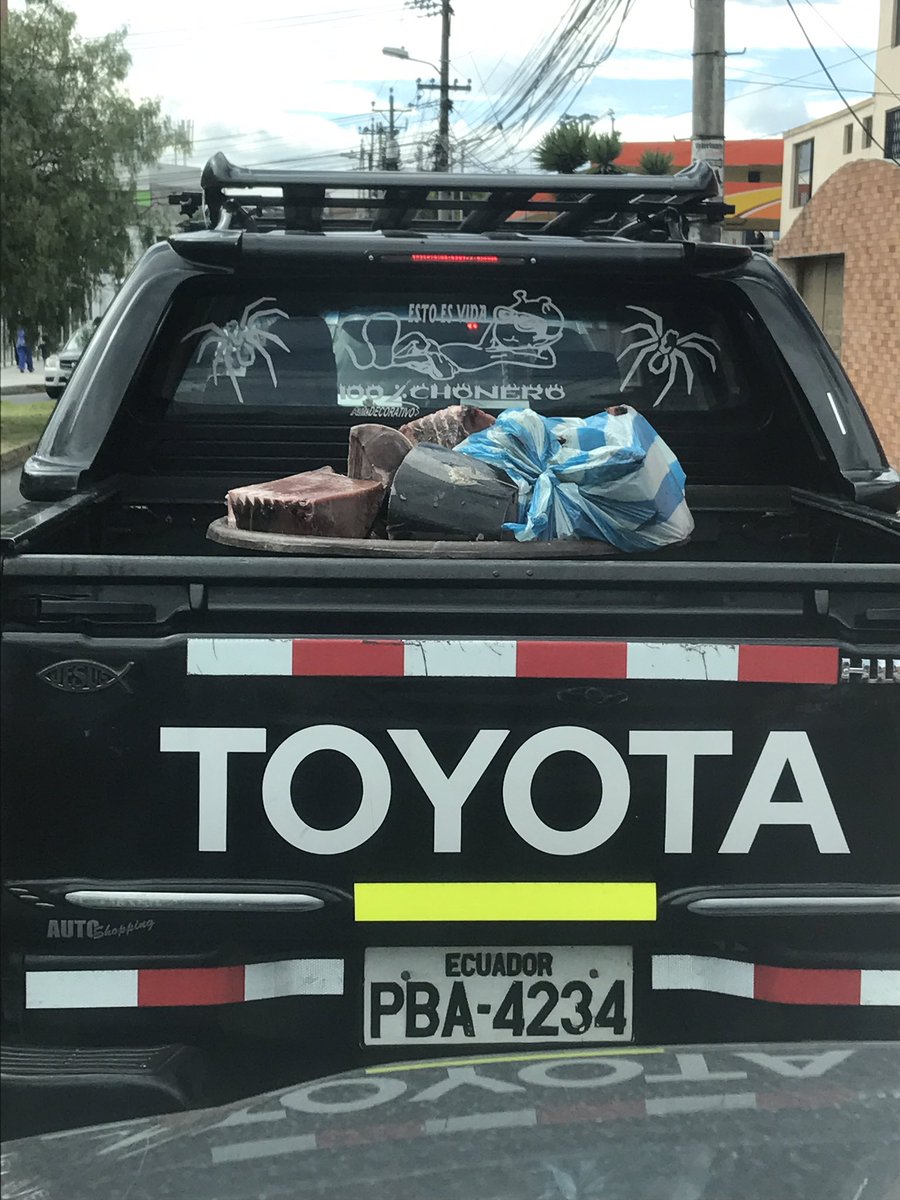 Seguro este atún termina en un restaurante de Sushi aniñado de Quito.  #tercermundo