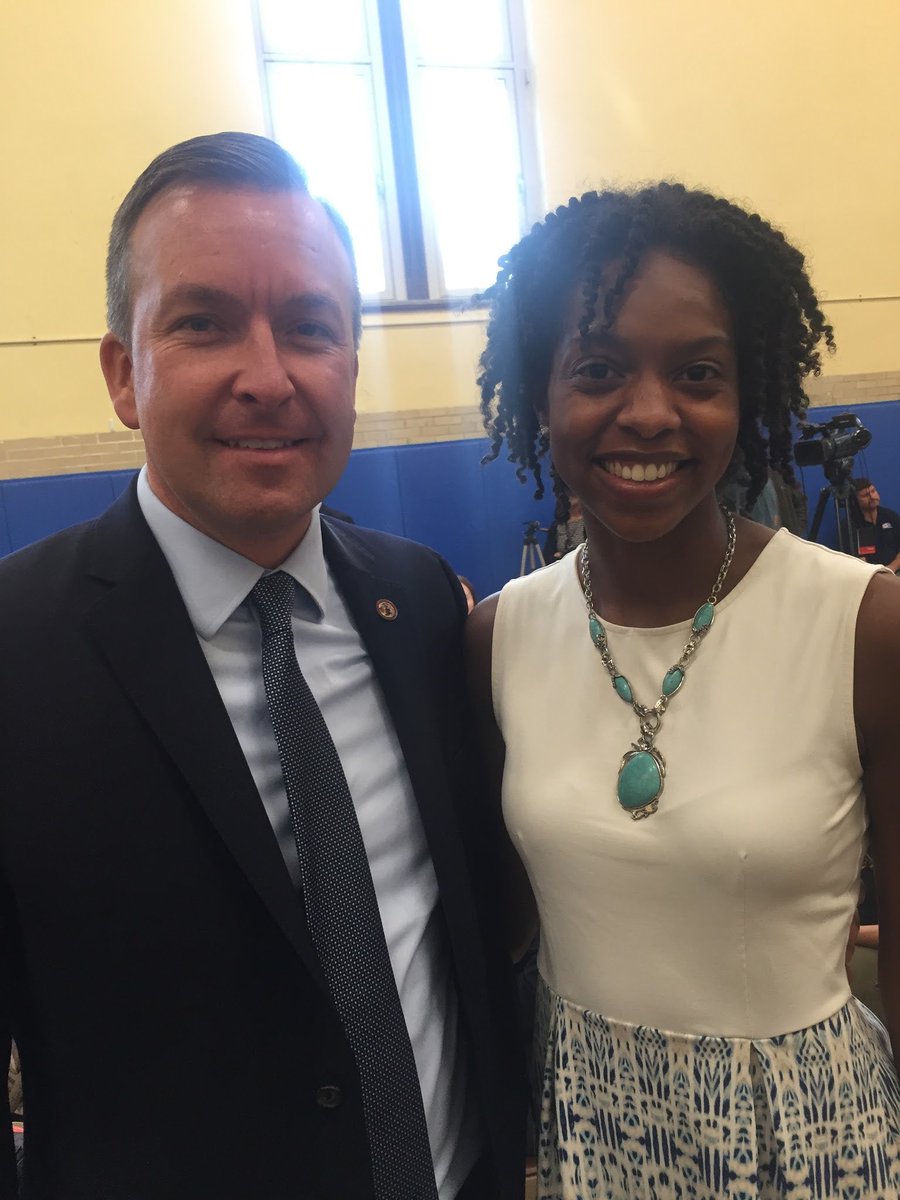 TeachPlusIL's tweet image. Two champions for fair education funding, @ashlm_12 and @AndyManar, at today's bill signing! #FixedTheFormula