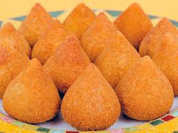 jujum102's tweet photo. qual é melhor salgado ou doce? os dois são bons não é mesmo? https://t.co/w6ka3n1UQM