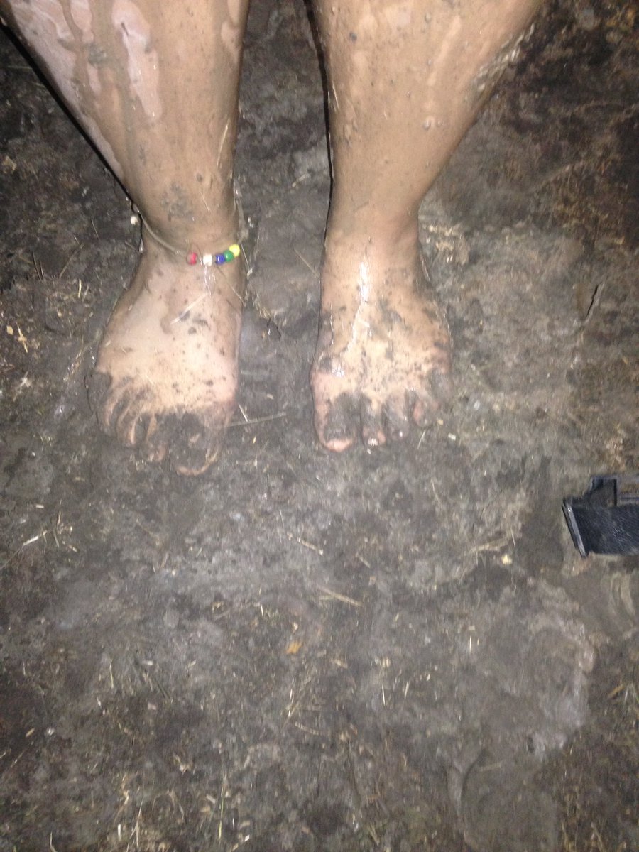 liv_corine's tweet photo. In the middle of our mess Christ meets us where we're at and loves us the same.💕 Luke 5:30-32 #messfest2k17 #stonegatestudents https://t.co/Hye6xCpDyg