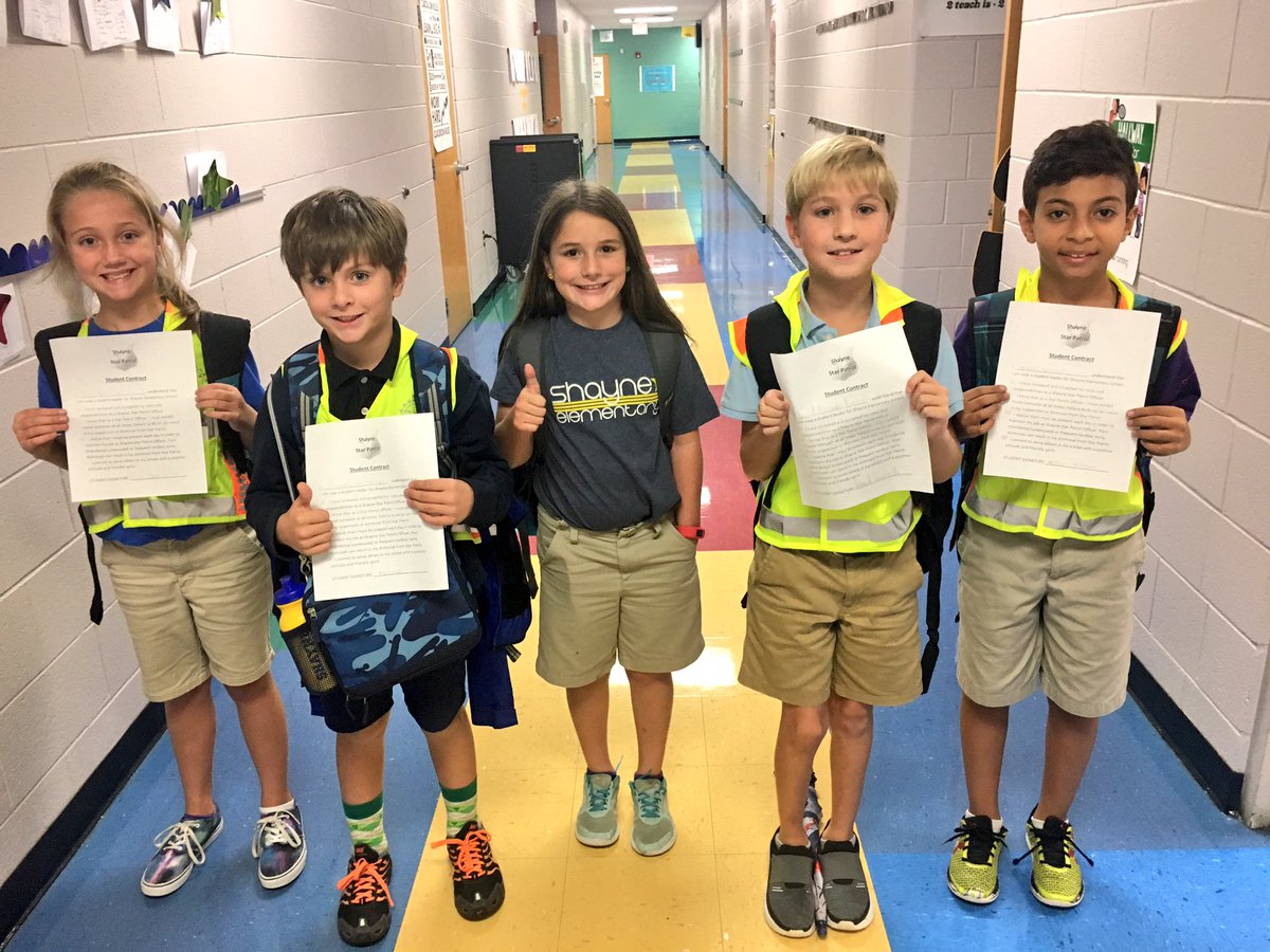 mcmarks622's tweet photo. Make-up training for Shayne Star Leadership! 4 more Star Patrol Officers &amp; 1 more StarCo Officer #studentslead @shayne_stars @ElaynaWilson1 https://t.co/8uCX2oS751