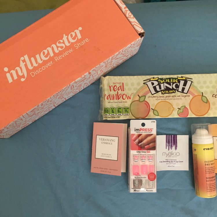 saydeebugg_'s tweet photo. My 1st box!! &amp; I can't wait to try everything out!! https://t.co/yVXTxeNyyK
