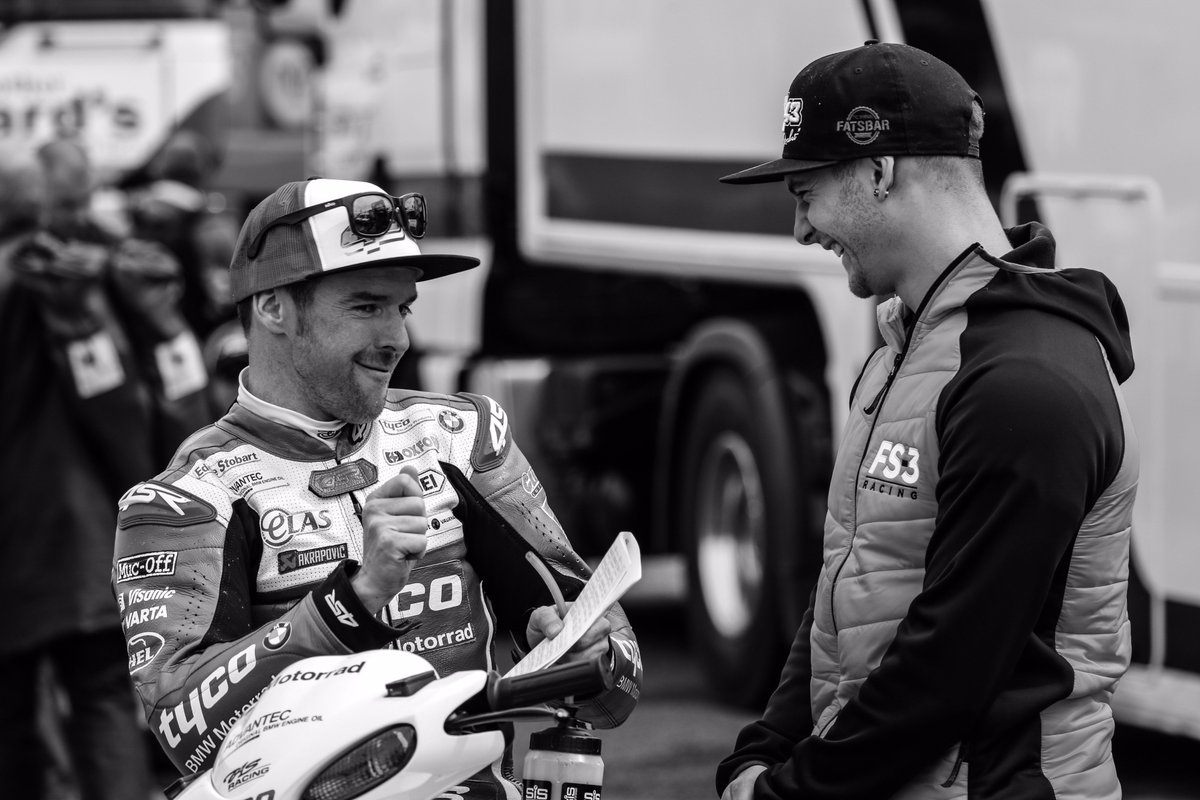 MatActon's tweet photo. Interesting convo between @weewizard34 and @JamesRispoli. @OfficialBSB #bsb #britishsuperbikes https://t.co/SyMsnMzfIB