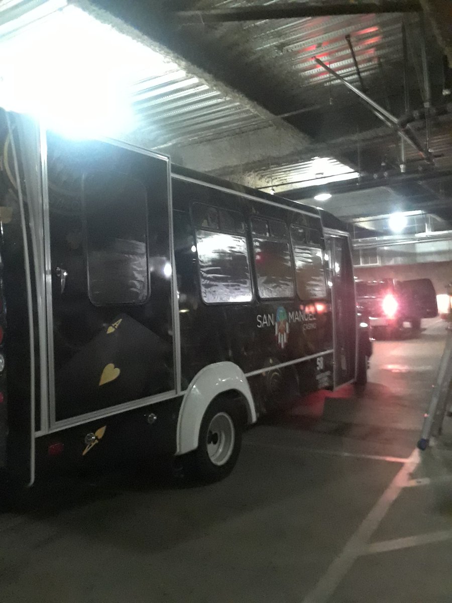 DrDecalsInc's tweet photo. San Manuel Shuttles #wrapscon #wrap #wraps #drdecals #Graphicinstaller https://t.co/iGkm2pQR4T