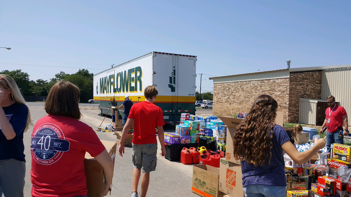 TrinityLubbock's tweet photo. Shout out to Trinity Christian School in partnership area private schools to help fellow Texans! #TrinityforTexas #HurricaneHarvey https://t.co/kuOlpV8TUg