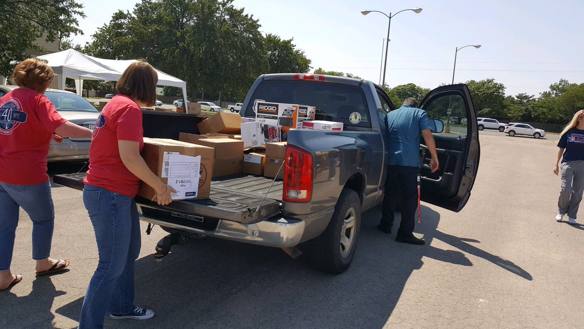TrinityLubbock's tweet photo. Shout out to Trinity Christian School in partnership area private schools to help fellow Texans! #TrinityforTexas #HurricaneHarvey https://t.co/kuOlpV8TUg