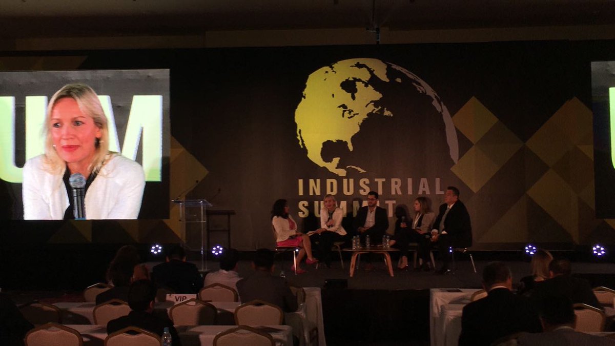 RealEstateEarth's tweet photo. México e Irlanda tienen toda una historia comercial muy importante desde hace muchos años #IndustrialSummit2017 @ind_summit https://t.co/8kbEkpsHE1