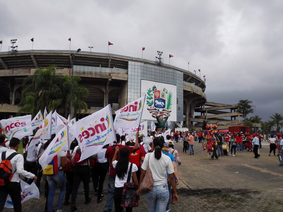castillo86b's tweet photo. El candidato de la juventud de Carabobo.  #AprendicesConLacava #SomosAprendices #JuventudInces IncesPresente @rafaellacava10 @IncesCarabobo https://t.co/53HM7ppNXj