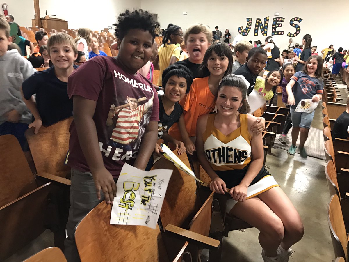lannsleaders's tweet photo. We were so excited to meet our Golden Eagle cheerleader!  Thanks Lauryn for coming by and saying hi. https://t.co/pObsrh8RyL