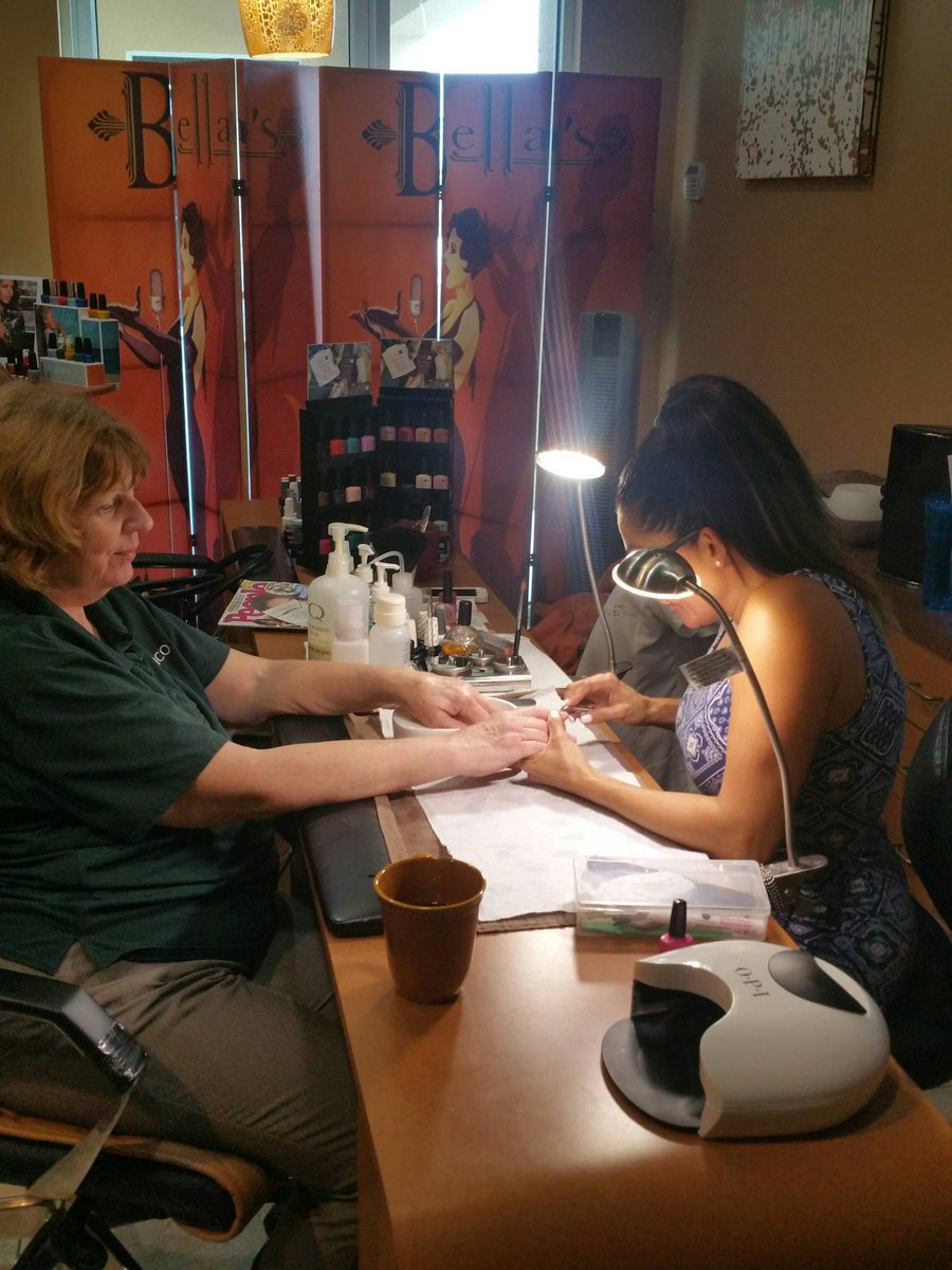 HBSalonSpa's tweet photo. Idiana working hard on a clients manicure! https://t.co/piirNG89aJ