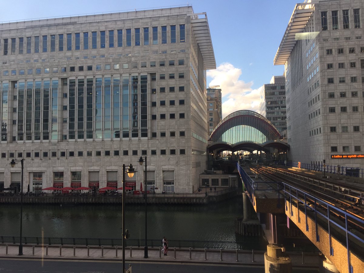 GraceMccleen's tweet photo. I've been hanging out quite a bit in Canary Wharf recently, and tho not a city person per se, there is a sort of beauty to be found there https://t.co/CkJGrUjnVq