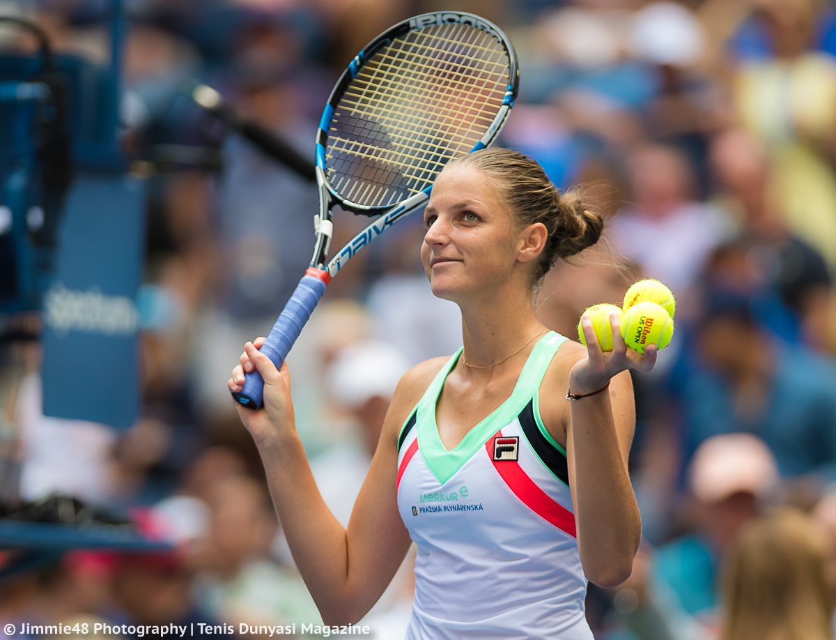 KAROLINA & KRYSTINA PLISKOVA - Página 14 DIlugnCXoAA1pDC