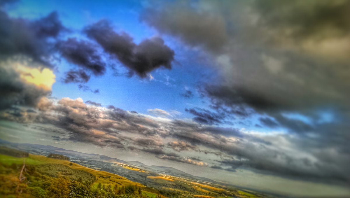 onefoto1's tweet photo. #sky #clouds #landscape #onefoto https://t.co/Yf7CrmE7Tv