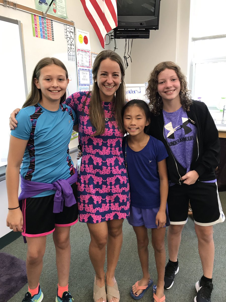 MrsRomond's tweet photo. It's my second year teaching and the best feeling ever is when your students come back to visit you!! #WiltonWayCT #originals #5thTo6th https://t.co/e9jsAFkqhT