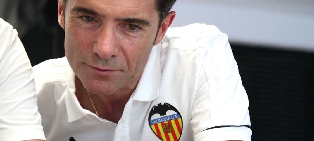 julioinsadji's tweet image. Yo espero fichajes, él espera fichajes. Tú esperas fichajes?. Si estás pegado al Tuiter Haz RT. NO mientas.... #esperoFichajes.