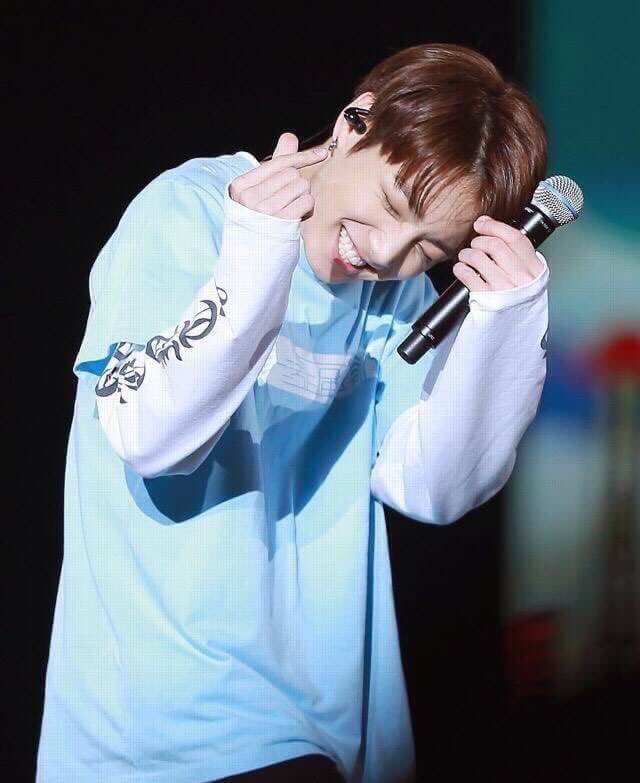 m_jk29's tweet photo. ジョングク～👦🏻💙
20歳の誕生日おめでとう👏🏽

ヒョン達から愛されて
ヒョン達を想っとって
とにかくめちゃ食べて
割とクレイジーボーイ
バラード歌うとarmyを泣かせて
ゴツゴツ歌うと興奮させて
ほんまにとにかく大好きです。
サラヘヨが何個あっても足りん。
ファイティン🔥 https://t.co/kgNYbq0NvS