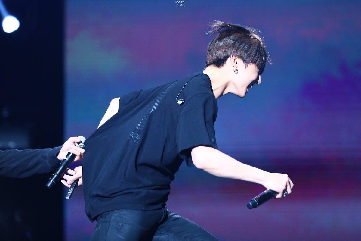 m_jk29's tweet photo. ジョングク～👦🏻💙
20歳の誕生日おめでとう👏🏽

ヒョン達から愛されて
ヒョン達を想っとって
とにかくめちゃ食べて
割とクレイジーボーイ
バラード歌うとarmyを泣かせて
ゴツゴツ歌うと興奮させて
ほんまにとにかく大好きです。
サラヘヨが何個あっても足りん。
ファイティン🔥 https://t.co/kgNYbq0NvS