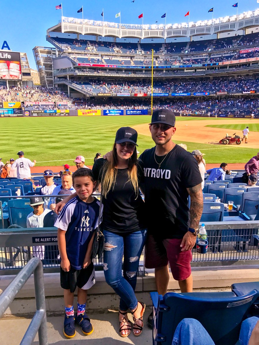 bitroydbrand's tweet photo. #Yankees game fun with some of the fam! ⚾️ #bitroyd https://t.co/1lS1xsi91U