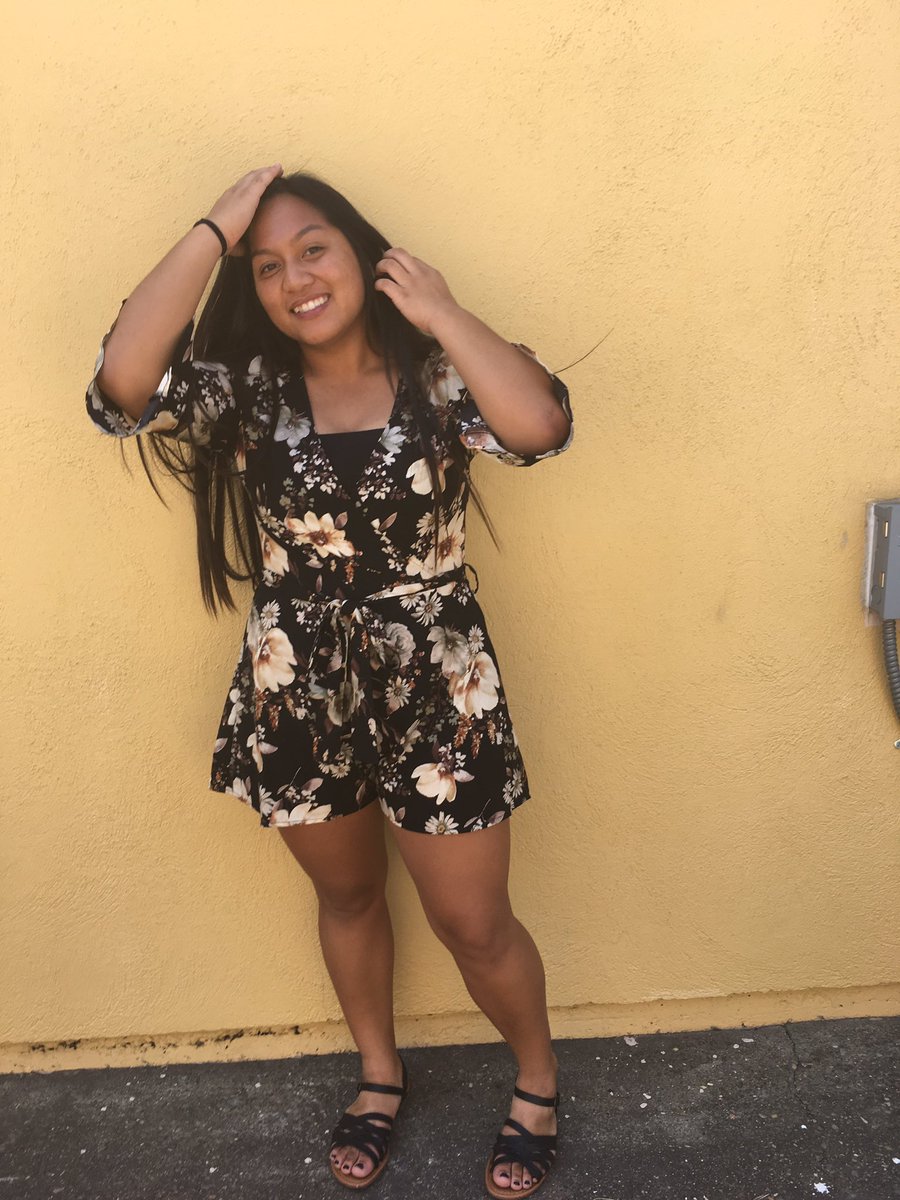 dasteeenie's tweet photo. First day of senior year ✅ #blessed https://t.co/TTnPw8FkLR