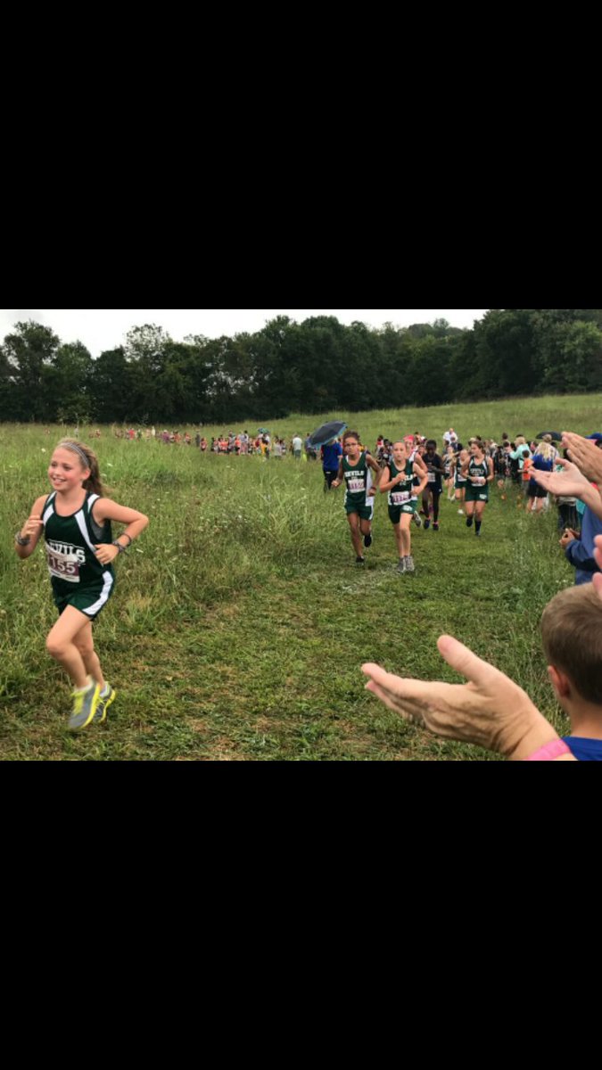 fergghs's tweet photo. #powerfulrunner Leah representing GMS today! @bpathlete @courtneyb613 https://t.co/MABhYKjiVp