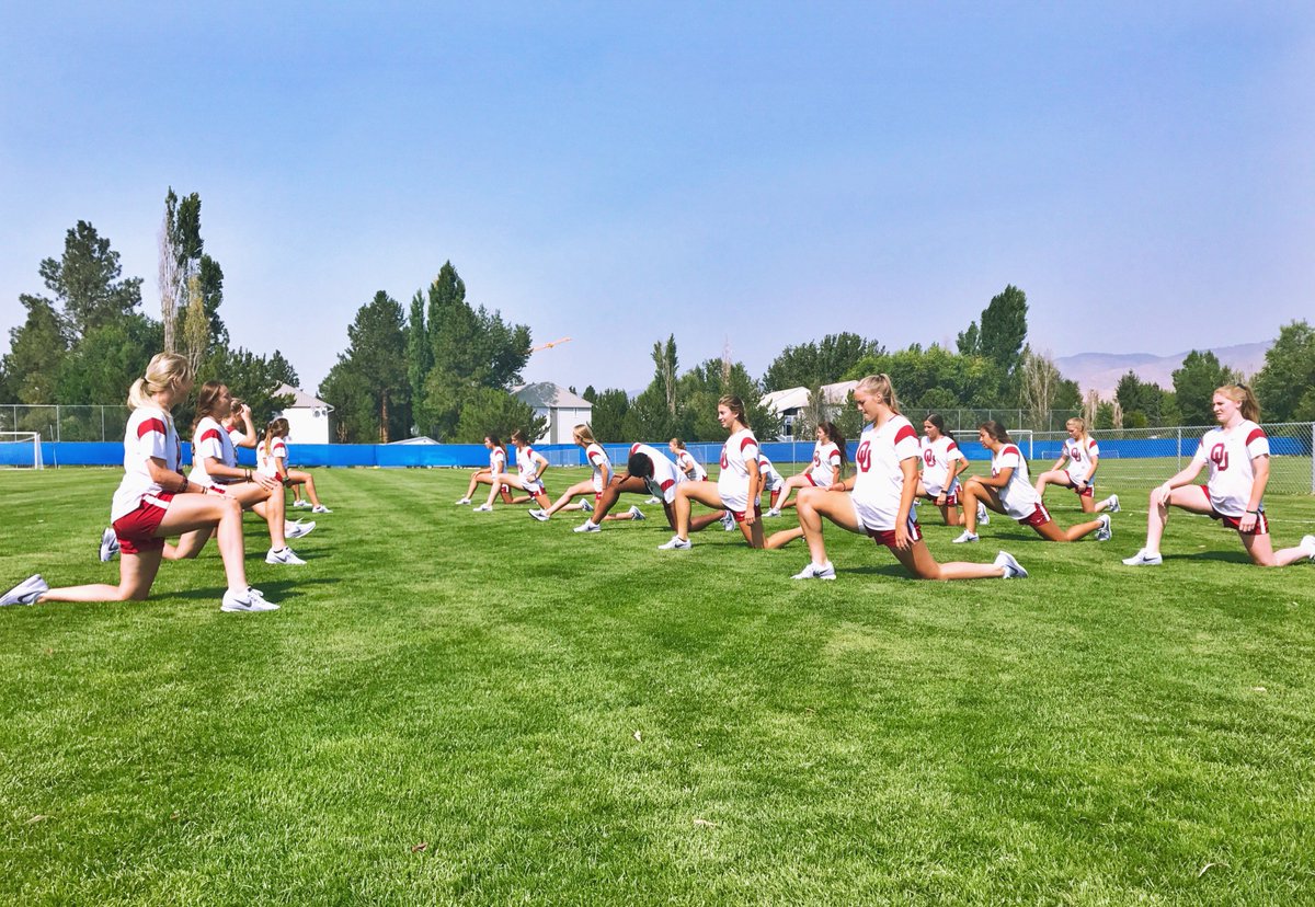 OU_WSoccer's tweet photo. Out here in Boise, and ready to take on The University of Oregon tomorrow afternoon at Boise State! #ONE #DIGDEEPER https://t.co/xJIPqC4xh1