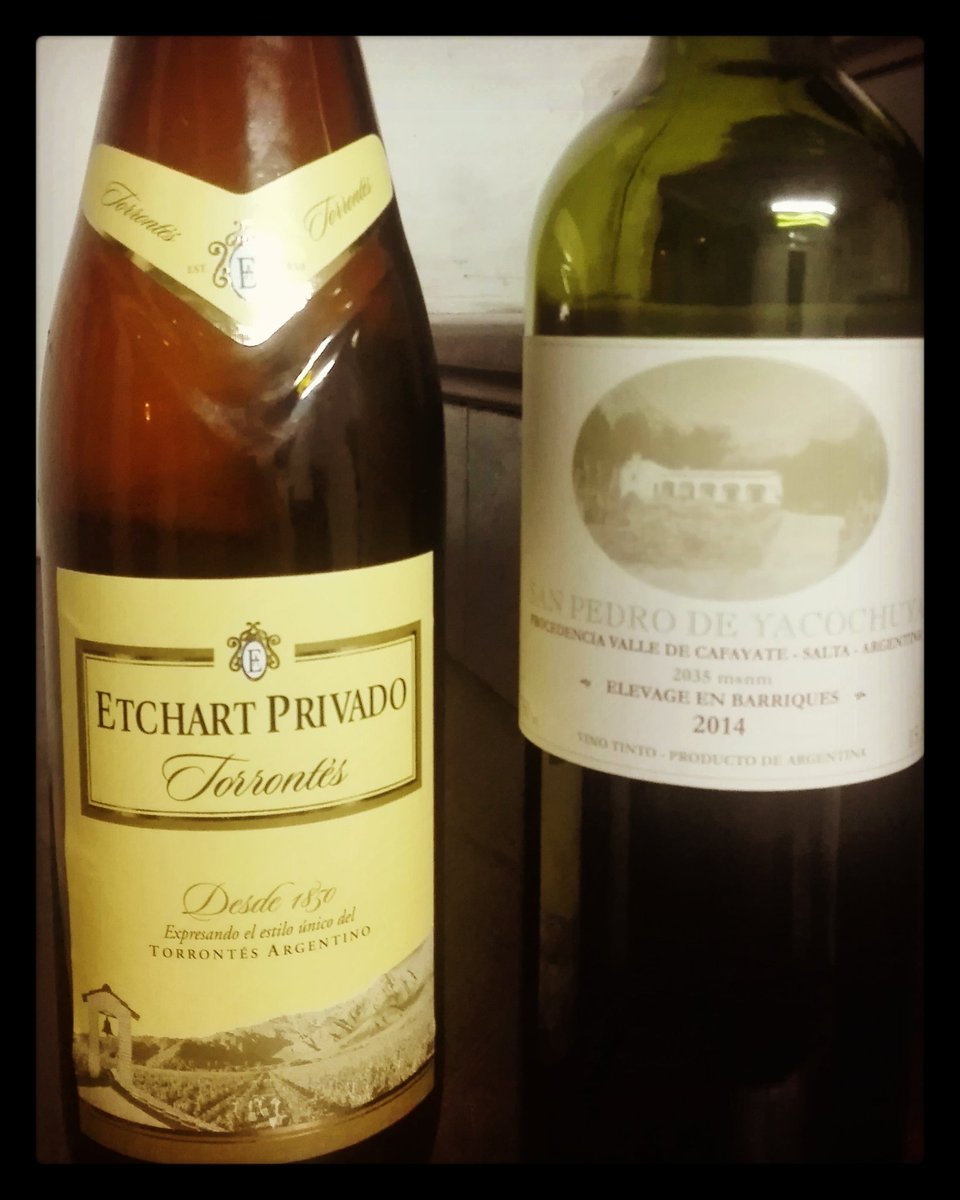 vidandroll's tweet photo. La historia del vino salteño en dos etiquetas... Gracias Don Arnaldo! #BodegasEtchart #SanPedroDeYacochuya https://t.co/RzSkKNnTqR
