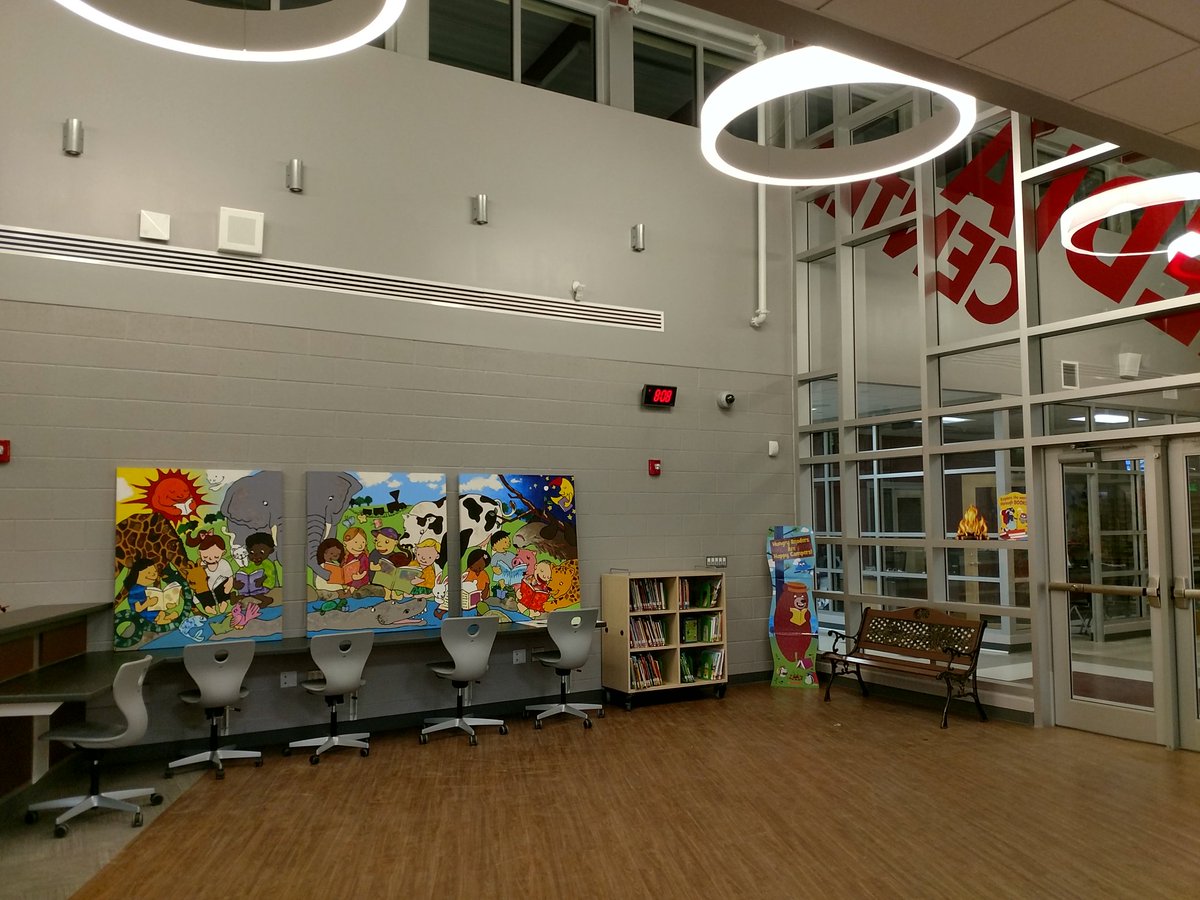 RelayESLibrary's tweet image. Even more pics! Amazing space! #FutureReadyLibrary @jrbarnett_ @franglick @BCPSLMP #bcpslms